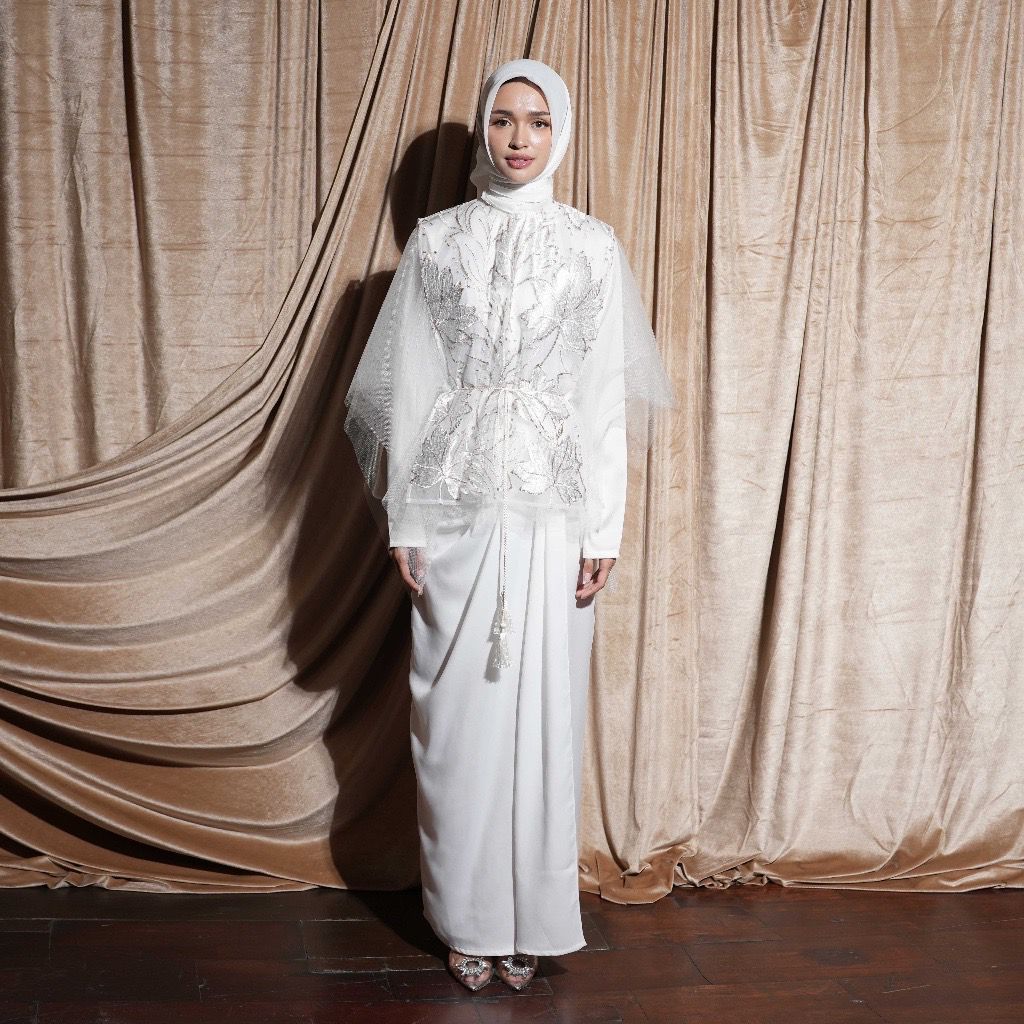 Isyara Set Dress
